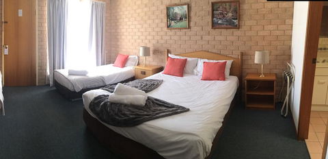 Golden Chain Aalana Motor Inn - Hobart Tourism 0