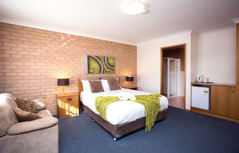Golden Chain Aalana Motor Inn - Hobart Tourism 1