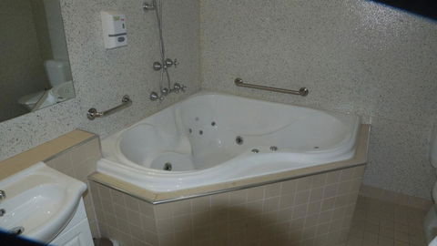 Golden Leaf Motel - Hobart Tourism 1