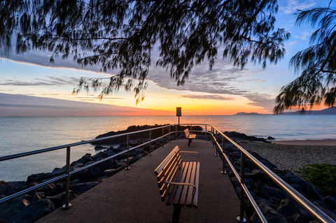 Golden Sands Beachfront Resort - Hobart Tourism 2