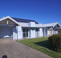 Golf and Beach Retreat - Hobart Tourism