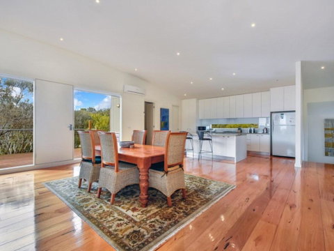 Golfers Paradise By The Beach - Tourism TAS 1