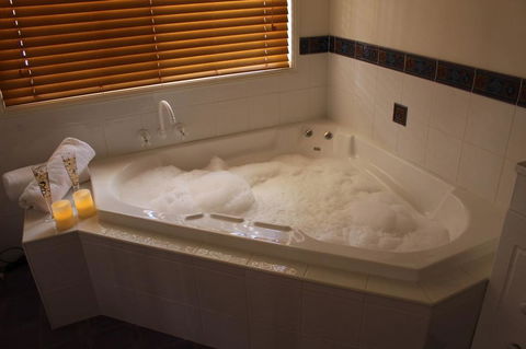 Granite Gardens Cottages & Lake Retreat - Hobart Tourism 2