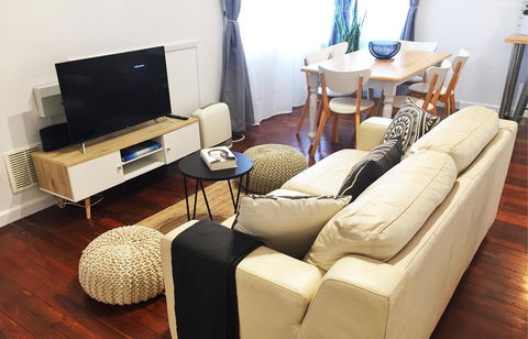 Great Comfort & Style In Central Location - Tourism TAS 3