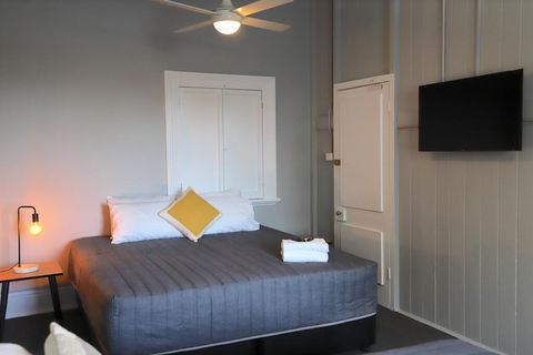 Great Northern Hotel - Hobart Tourism 1