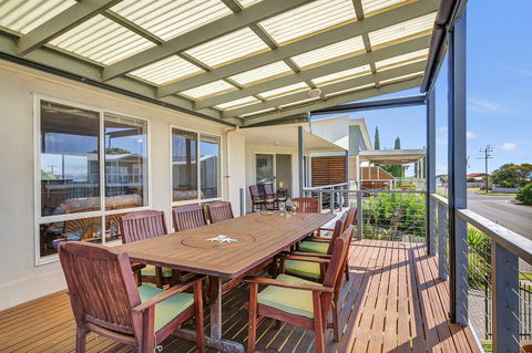 Green Reef Beach House - Tourism TAS 0