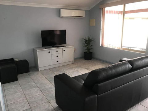 Guesthouse On Dolphin - Hobart Tourism 0