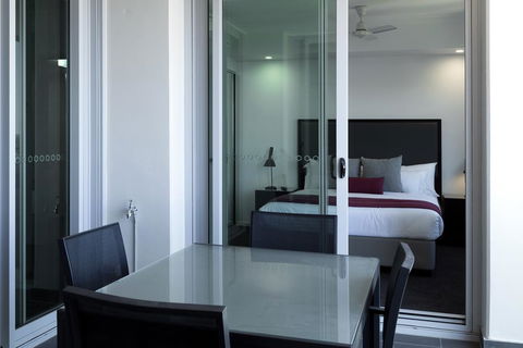 H On Mitchell Apartment Hotel - Tourism TAS 1