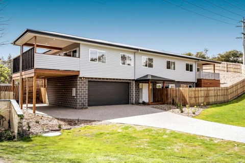HALE KUPA Rye Beach House Spa Table Tennis - Tourism TAS 1