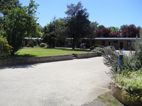 Hamilton Hume Motor Inn - Hobart Tourism 1