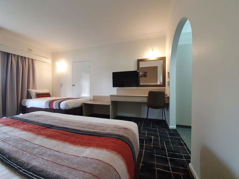 Hamilton's Queanbeyan Motel - Hobart Tourism 1