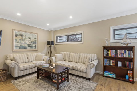 Hamptons At The Bay - Tourism TAS 1