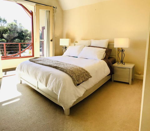 Heart Of Geelong Entire Townhouse Sleeps 8 - Hobart Tourism 1