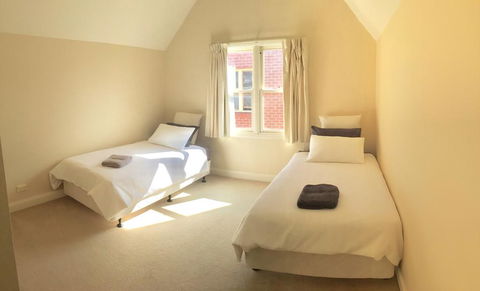 Heart Of Geelong Entire Townhouse Sleeps 8 - Hobart Tourism 2