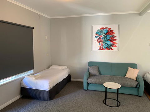 Hello Adelaide Motel And Apartments - Hobart Tourism 2