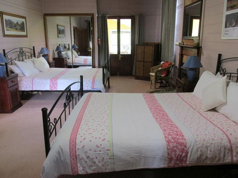 Henry's Cottage - Hobart Tourism 0