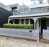 Heritage Luxury 3BR Cottage on Halifax - Hobart Tourism