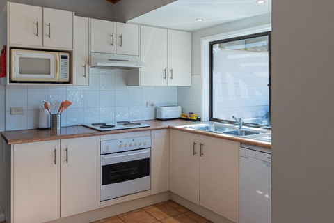 Hermitage Hideaway - Hobart Tourism 1