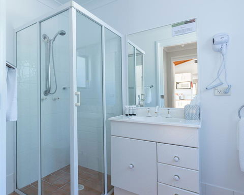 Hermitage Hideaway - Hobart Tourism 3