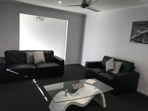 Hervey Bay Holiday Home - Tourism TAS 1