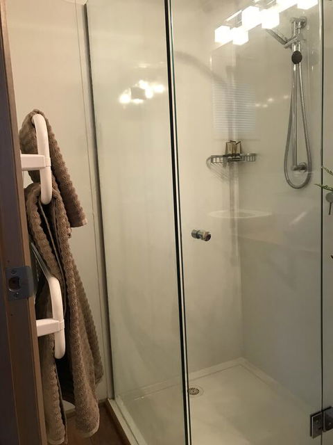 Hetos Hut - Tourism TAS 1