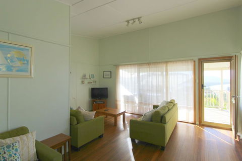 Hi View, 18 Dulconghi Street - Tourism TAS 2