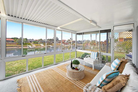 Hibbard Waterfront Escape - Hobart Tourism 0