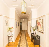 Hillside Cottage  Comfy Spacious Walk to CBD  Stannies - Hobart Tourism