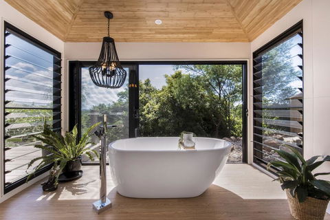 Hilltop Hideaway Luxury Style - Hobart Tourism 0