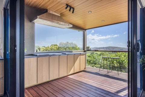 Hilltop Hideaway Luxury Style - Hobart Tourism 2