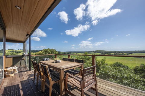 Hilltop Hideaway Luxury Style - Hobart Tourism 3