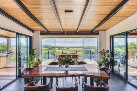 Hilltop Hideaway Luxury Style - Hobart Tourism 1