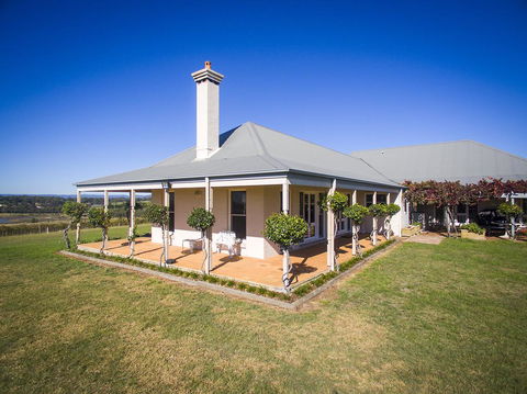 Holman Estate - Hobart Tourism 3