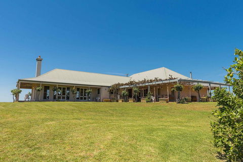 Holman Estate - Hobart Tourism 1