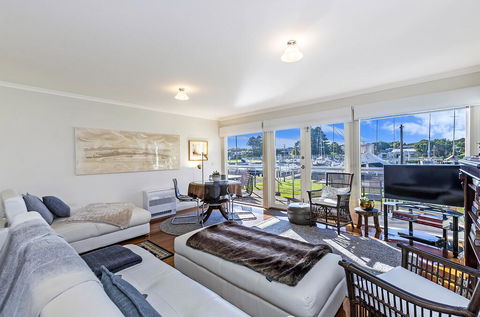 Johanssons Perch 2 - Hobart Tourism 3