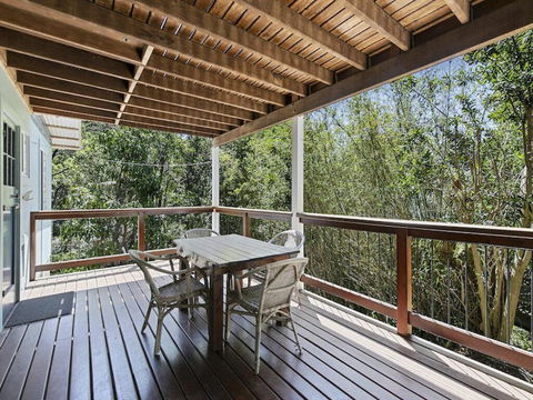 Jonnies - 134 Tramican Street - Hobart Tourism 1