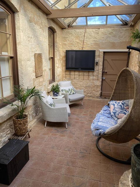 Karatta Beach Cottage - Hobart Tourism 3