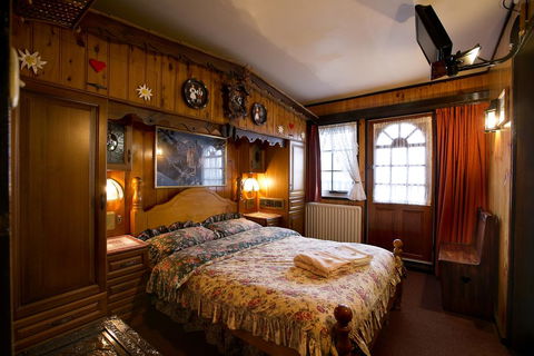 Karelia Alpine Lodge - Hobart Tourism 0