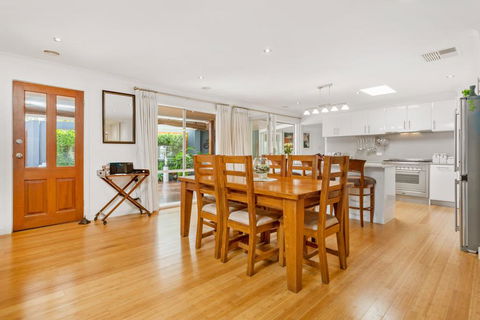 KARINYA - MORNINGTON - Hobart Tourism 2
