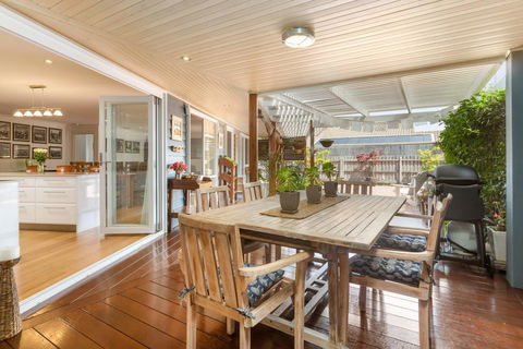 KARINYA - MORNINGTON - Hobart Tourism 0