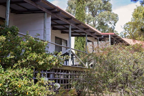 Karribank And The Karri On Bar - Hobart Tourism 1