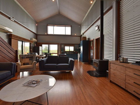 Kelman Cottage - Tucked Away With Pool + Native Wildlife - Tourism TAS 3