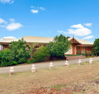 King III - you can honestly walk to Bimbadgen and Hope Estate concerts - Hobart Tourism