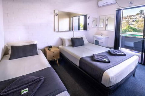 Kingsford Riverside Inn - Tourism TAS 3