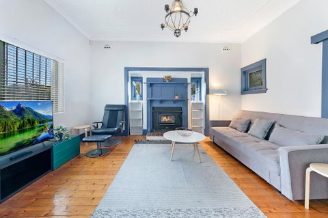 KOZYGURU ARNCLIFFE SYDNEY AIRPORT RENOVATED COTTAGE 3 BED HOUSE NAR232 - Tourism TAS 0