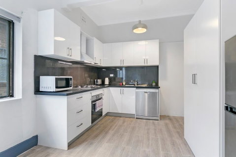 KOZYGURU ARNCLIFFE SYDNEY AIRPORT RENOVATED COTTAGE 3 BED HOUSE NAR232 - Tourism TAS 1