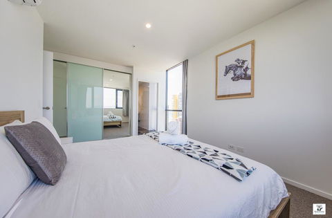 KOZYGURU BROADBEACH AMAZING VIEW 2 BED APT + FREE PARKING WALK TO BEACH QBR004 - Hobart Tourism 2