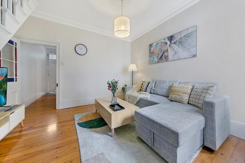 KOZYGURU SURRY HILLS COZY 3 BED TERRACE MINS WALK TO CBD NSH095 - Tourism TAS 3