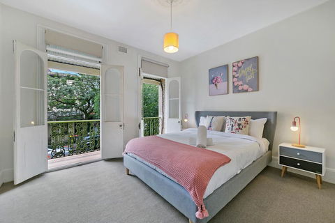 KOZYGURU SURRY HILLS COZY 3 BED TERRACE MINS WALK TO CBD NSH095 - Tourism TAS 1