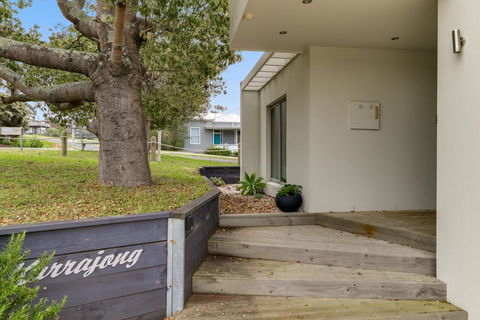 Kurrajong - Tourism TAS 3